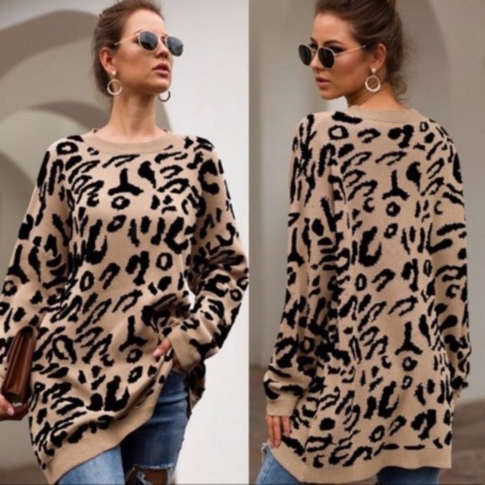 🎇🎇 !!! SALE  -- LEOPARD PRINT SWEATER